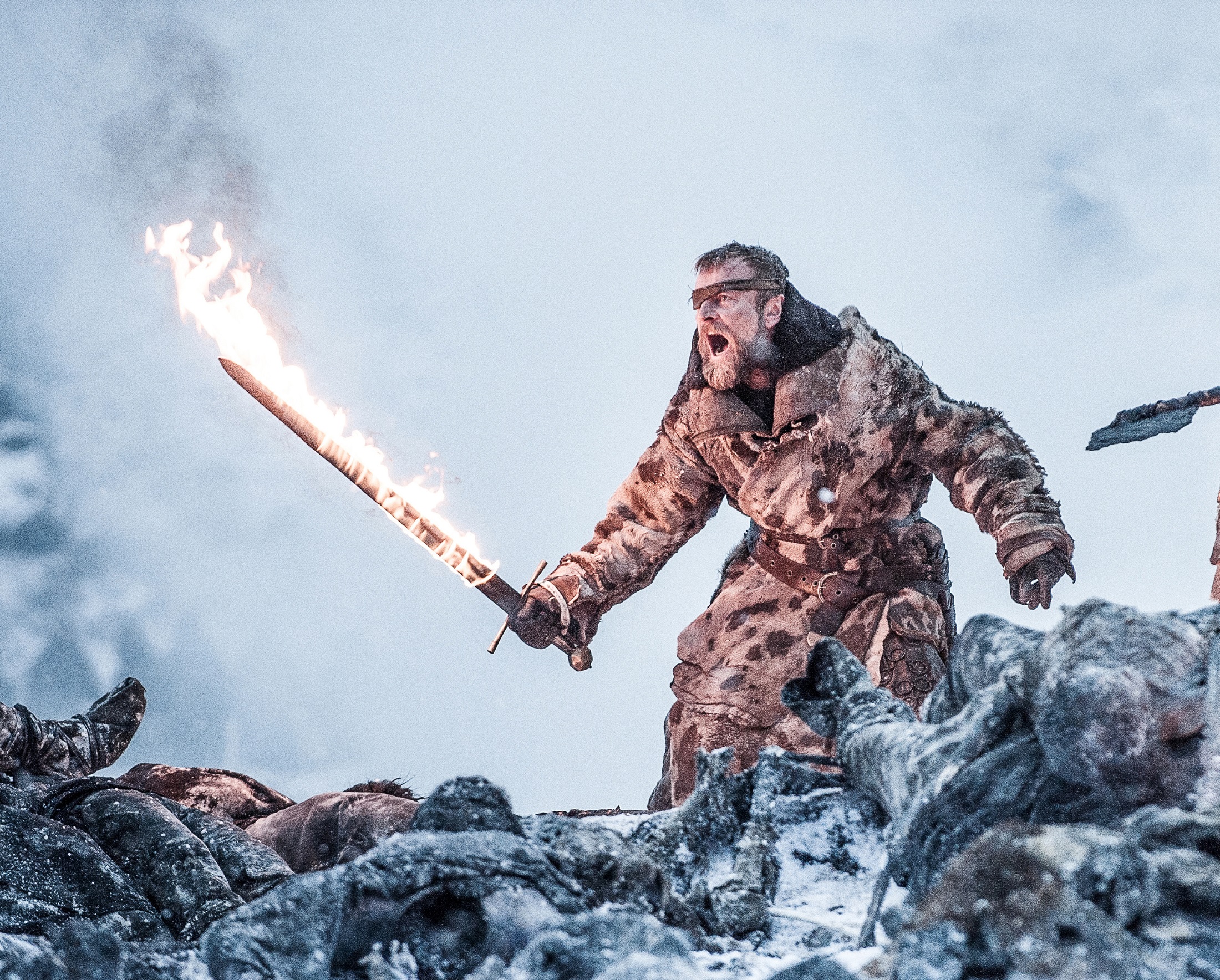 Beric Dondarrion flaming sword Beyond the Wall