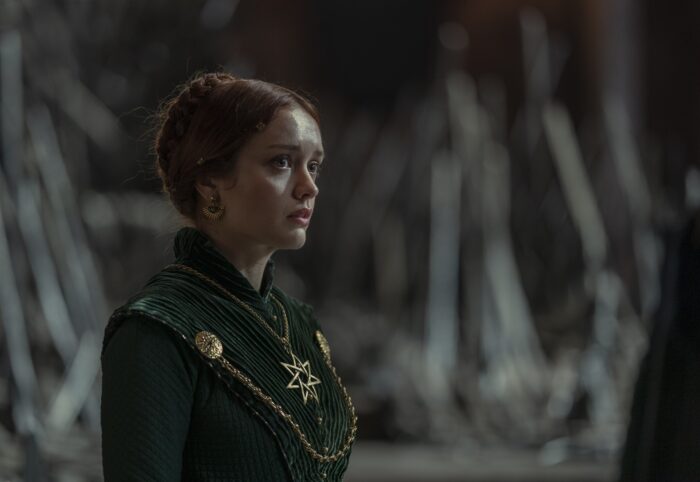 King's Landing Red Keep Throne Room, Alicent Hightower (Olivia Cooke), 1x08 (2)