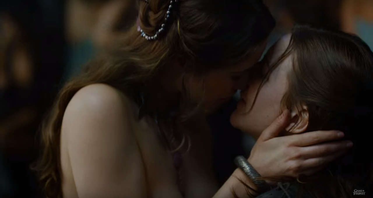 Emilia Clarke Lesbian Scene