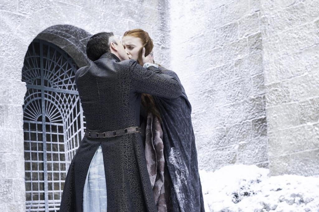 Sansa and Littlefinger kissing