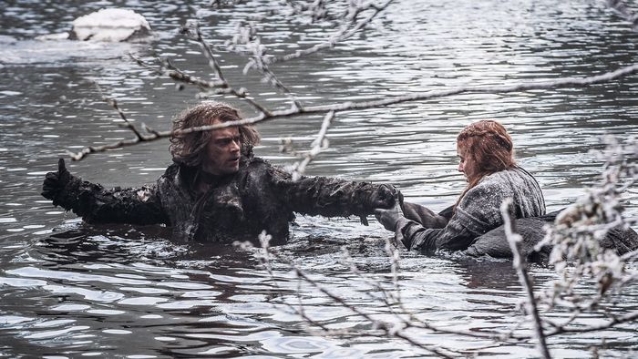 Theon Sansa water