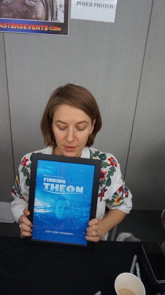 Gemma Whelan with her 'Finding Theon' artwork. Artwork and photo by @WightsKing