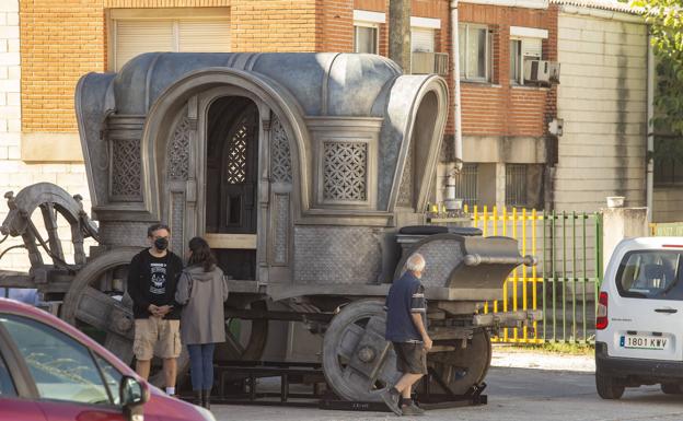 Alicent Hightower's previously seen carriage in Cáceres, Spain