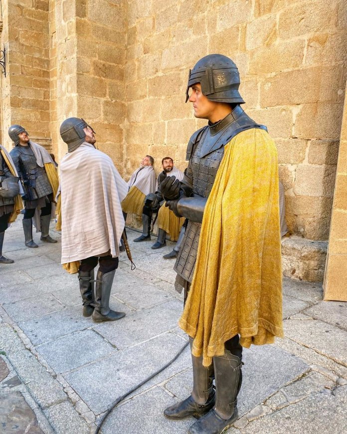 The new (or rather, old) design for King's Landing Gold Cloaks, in Cáceres