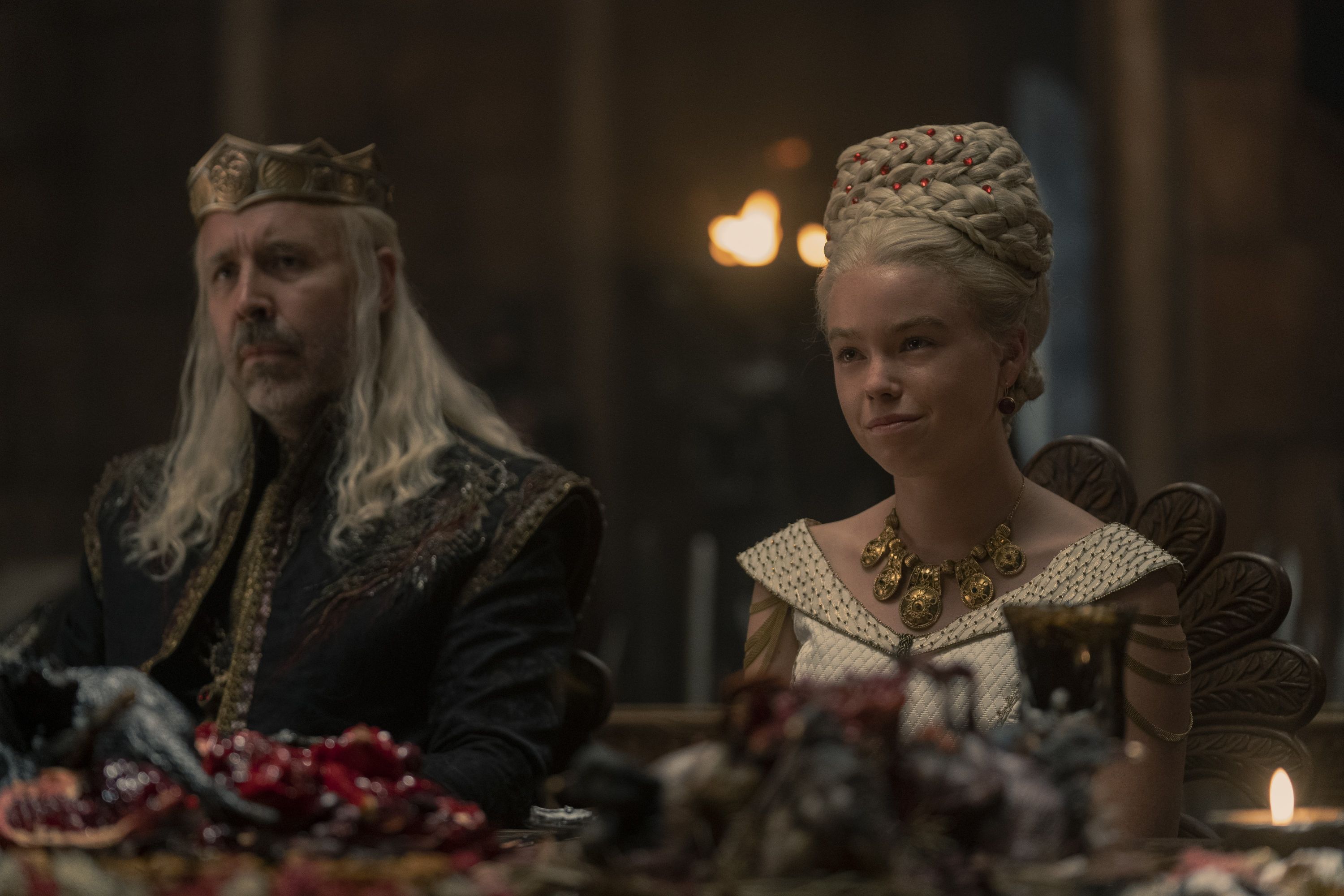 1x05 King's Landing Red Keep Throne Room Wedding Viserys (Paddy Considine), Young Alicent (Milly Alcock) (1)