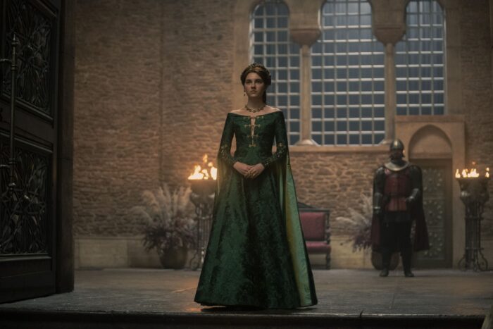 1x05 King's Landing Red Keep Throne Room Wedding Young Alicent (Emily Carey) (1)