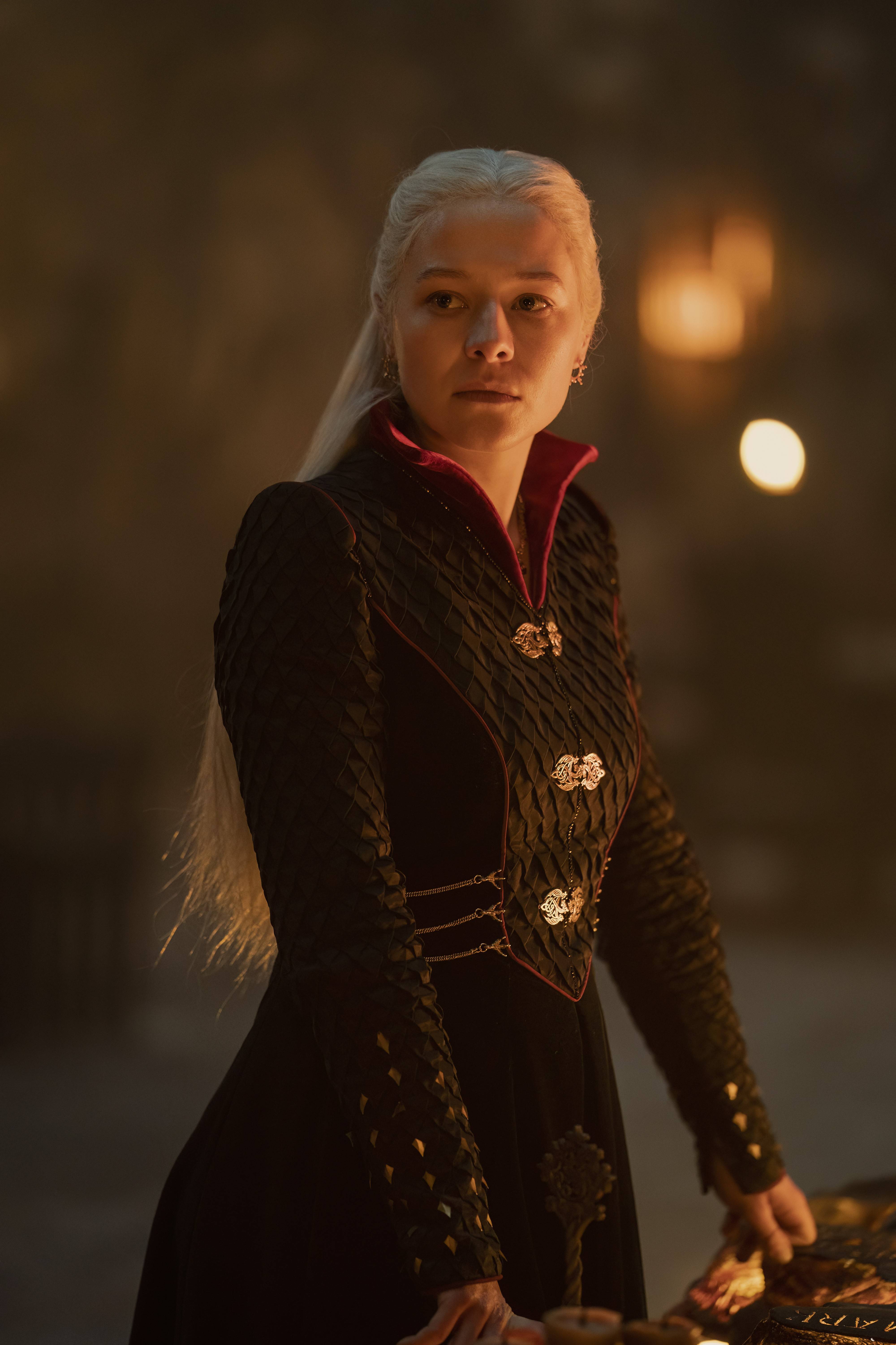 Dragonstone Castle, Rhaenyra Targaryen (Emma D'Arcy), 1x10 (6)