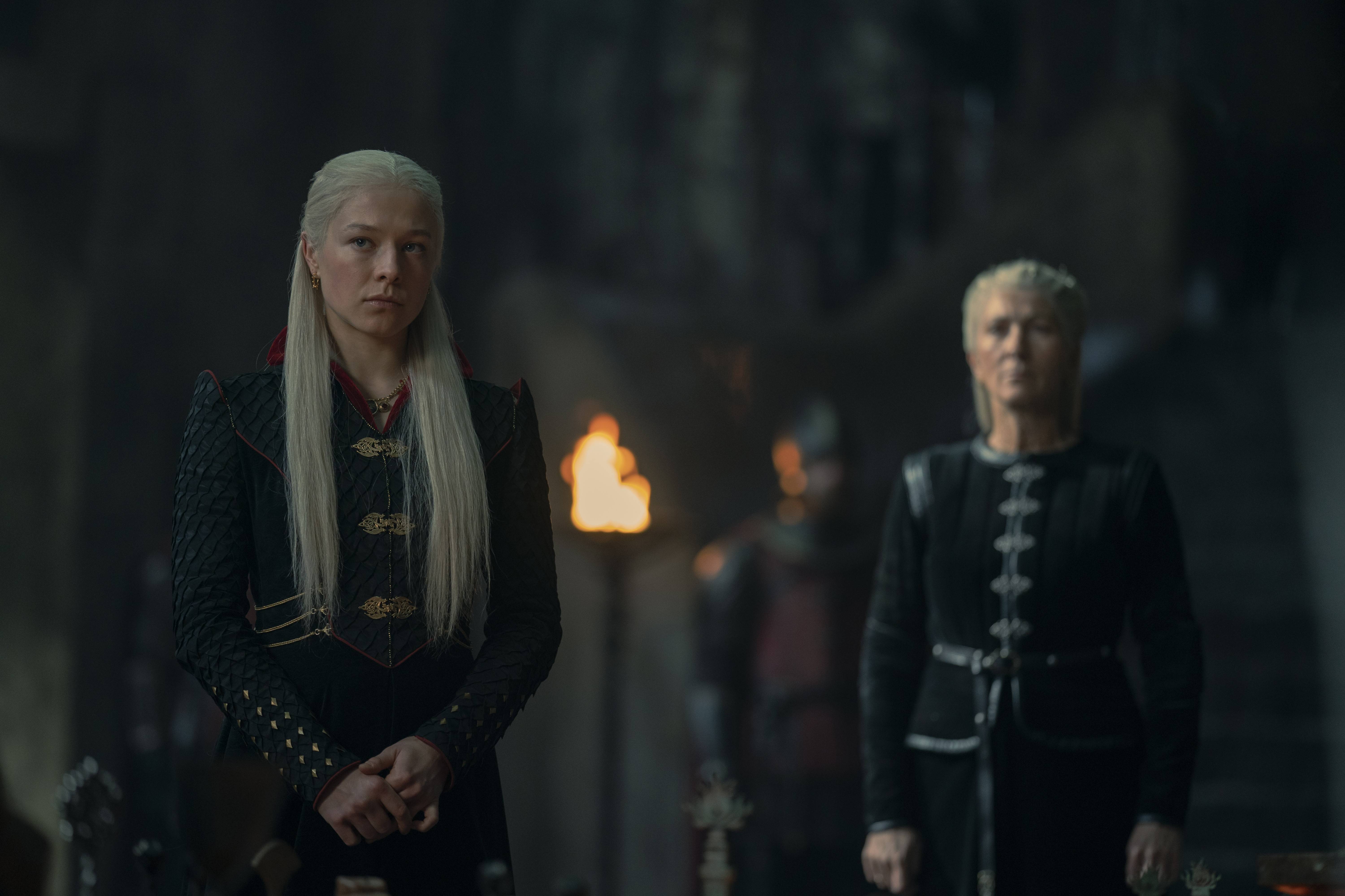 Dragonstone Castle, Rhaenyra Targaryen (Emma D'Arcy), Rhaenys Targaryen (Eve Best), 1x10 (1)