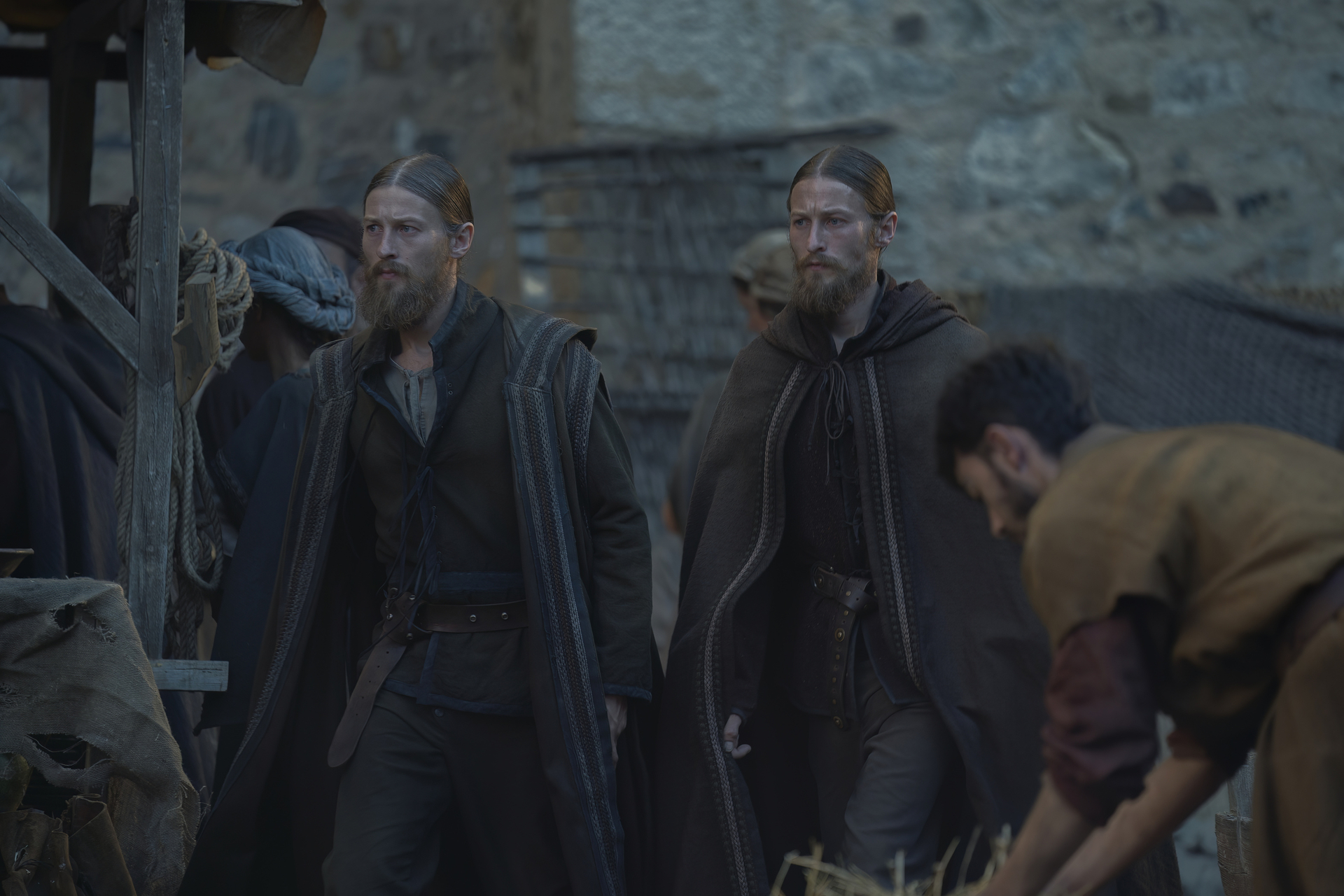 King's Landing, Erryk Cargyll (Elliott Tittensor), Arryk Cargyll (Luke Tittensor), 1x09 (1)